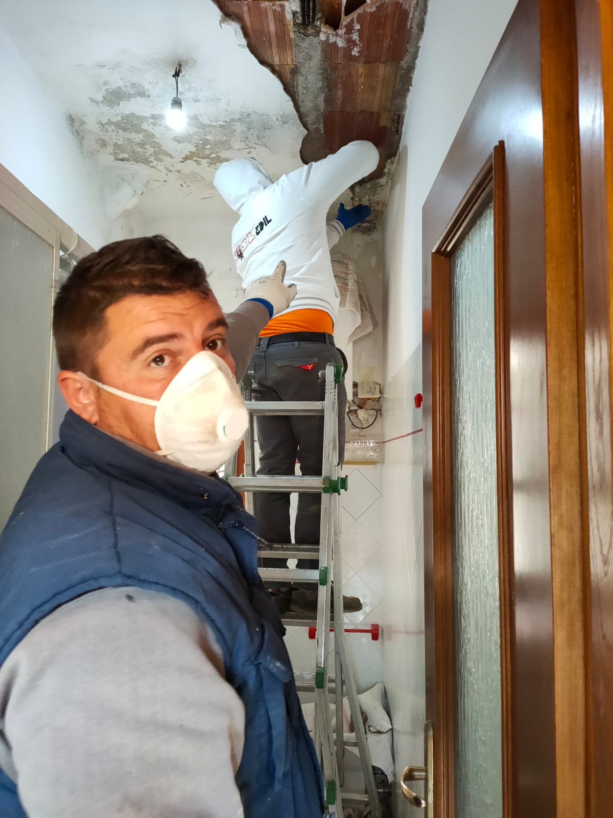 crollo solaio casa Ater operai