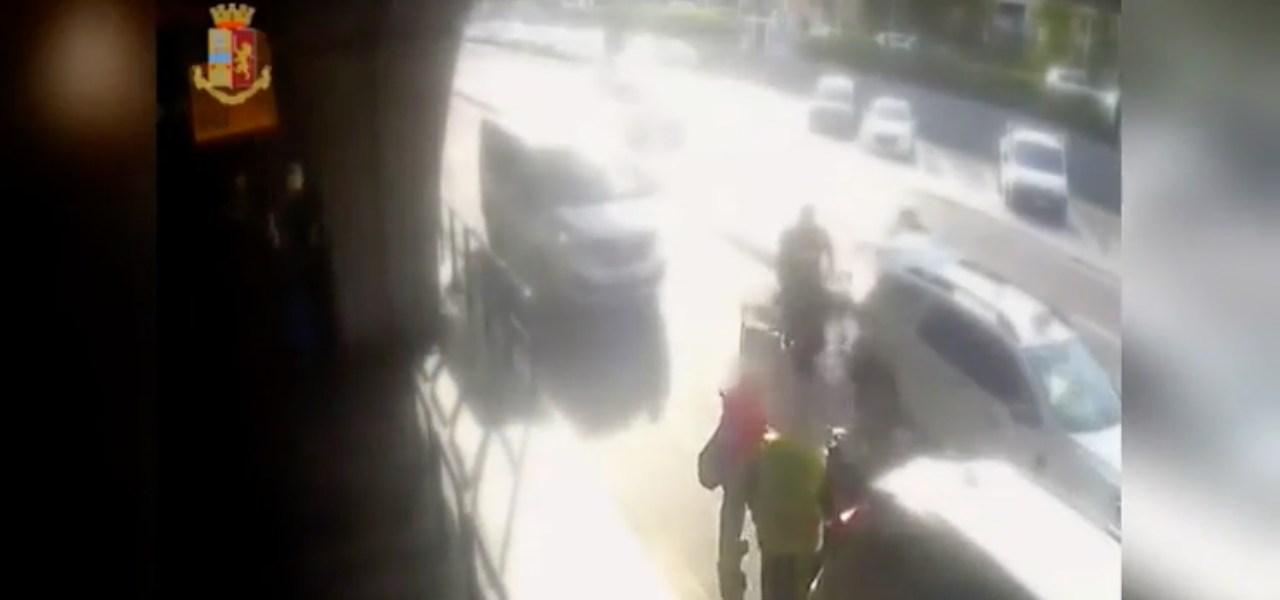 tassista pugno polizia